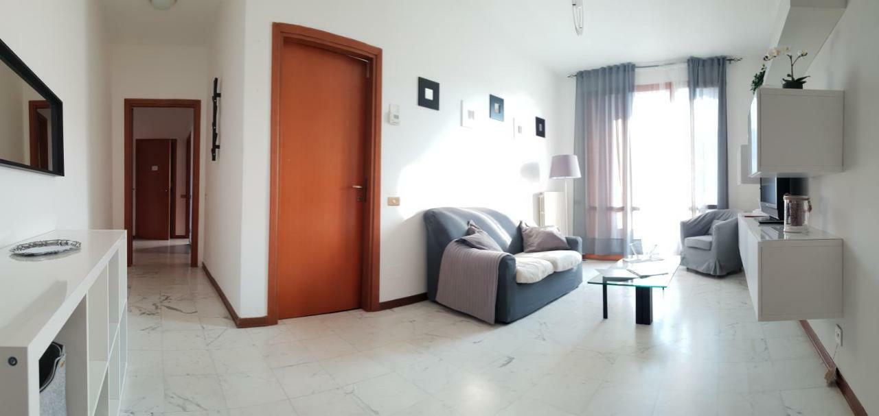 Magenta Comfort Apartment ภายนอก รูปภาพ