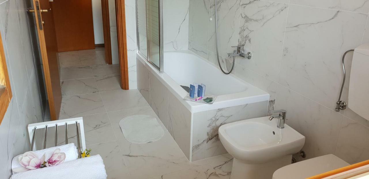 Magenta Comfort Apartment ภายนอก รูปภาพ